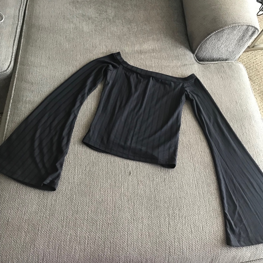 NWOT Off shoulder flare sleeve knitwear top